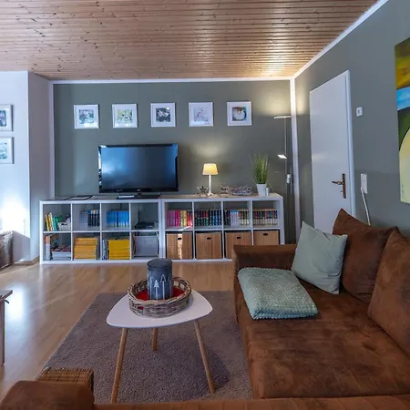 Elw, Sep. Eingang, überdachte Terrasse, Nähe Backnang Apartment Althutte