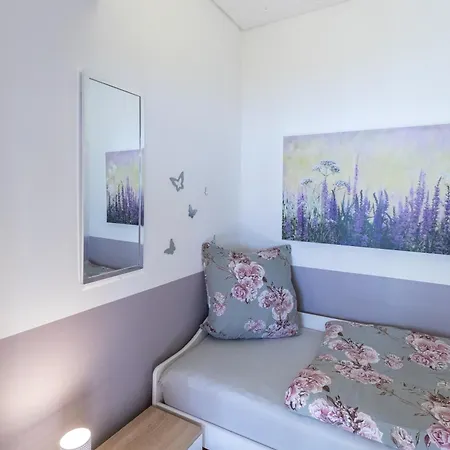 Elw, Sep. Eingang, überdachte Terrasse, Nähe Backnang Apartment *