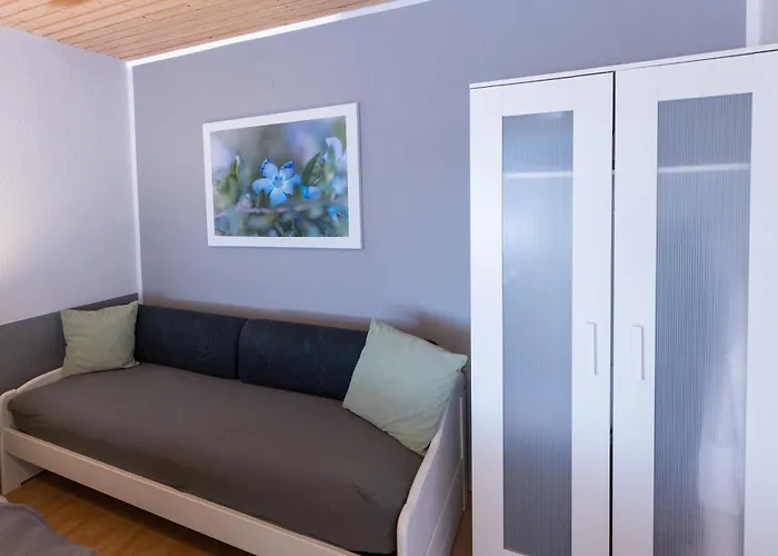 Elw, Sep. Eingang, Ueberdachte Terrasse, Naehe Backnang * Althutte